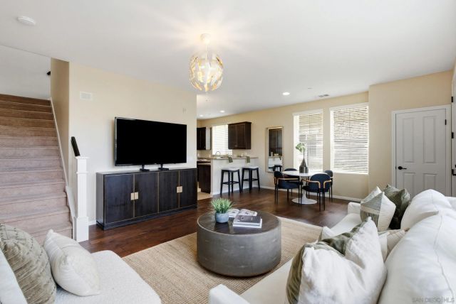 10782 New Grove Trail 82, San Diego, CA 92130