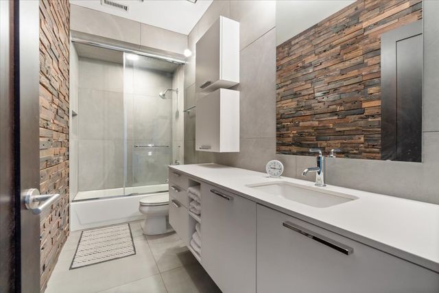 330 S Michigan Avenue 1807, Chicago, IL 60604