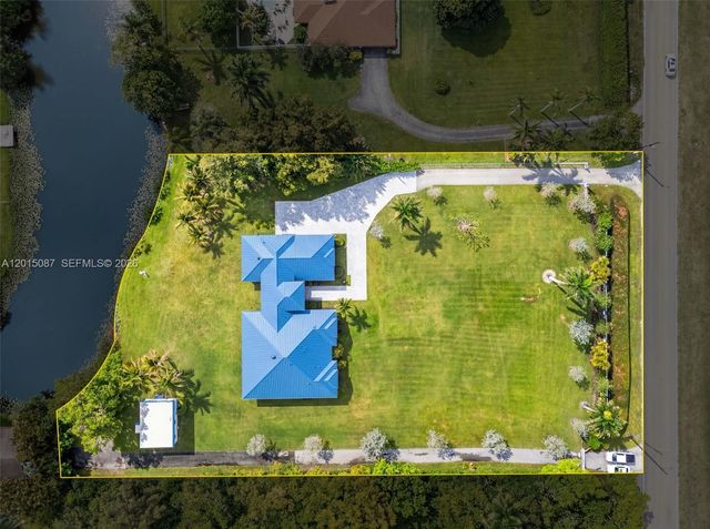 2400 SW 112th Avenue, Davie, FL 33325