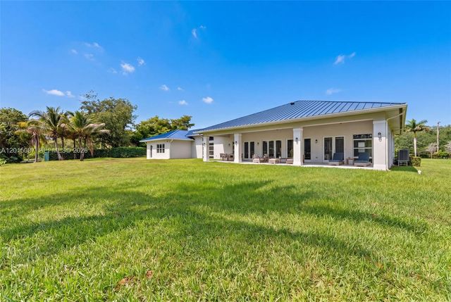 2400 SW 112th Avenue, Davie, FL 33325