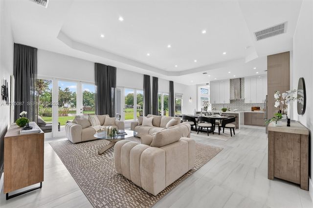 2400 SW 112th Avenue, Davie, FL 33325