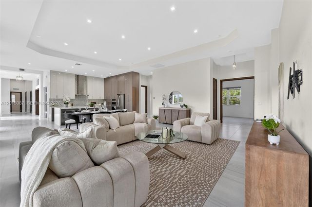 2400 SW 112th Avenue, Davie, FL 33325
