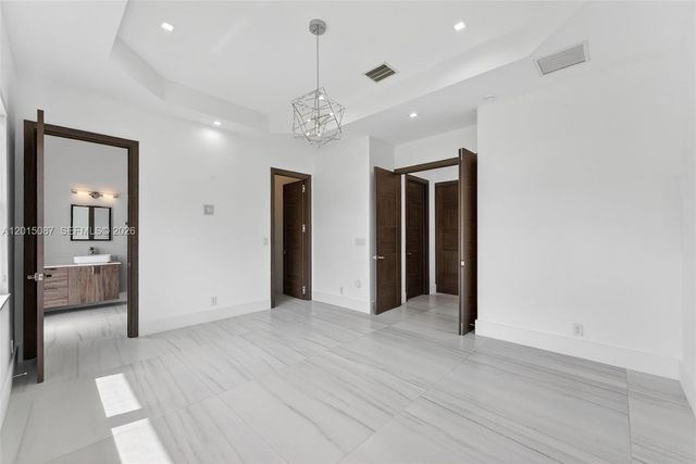 2400 SW 112th Avenue, Davie, FL 33325