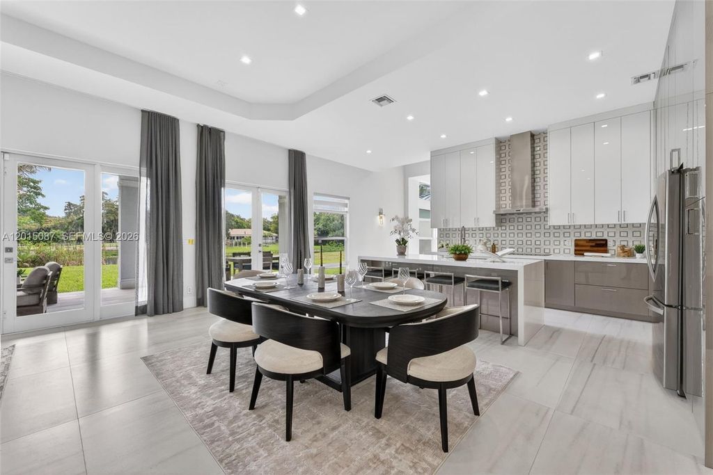 2400 SW 112th Avenue, Davie, FL 33325