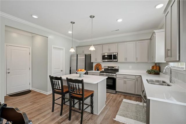 130 Altavista Drive, Clemmons, NC 27012