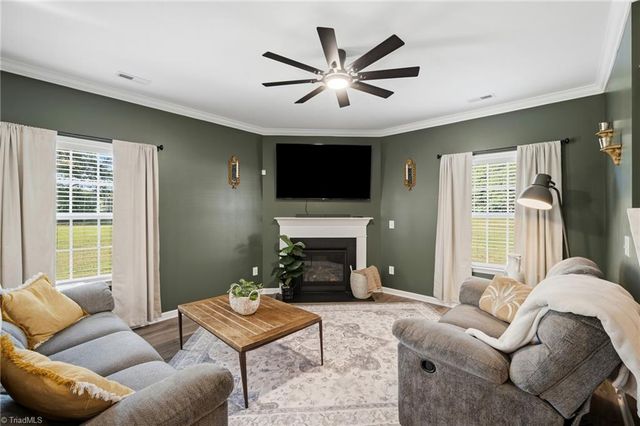 130 Altavista Drive, Clemmons, NC 27012