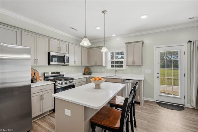 130 Altavista Drive, Clemmons, NC 27012