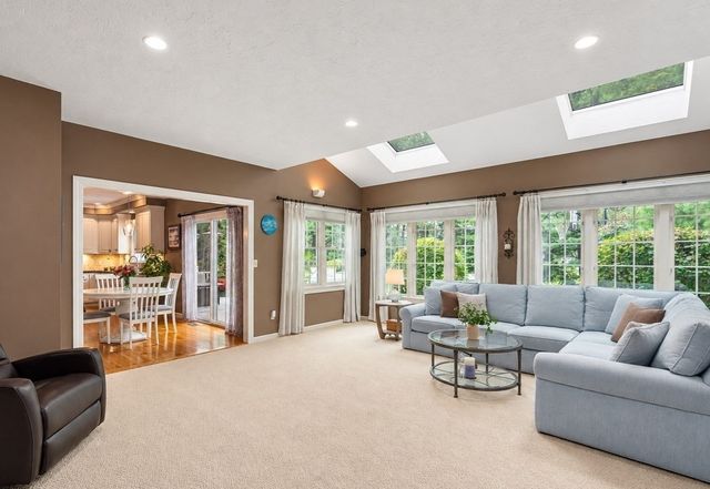 269 W Main St, Westborough, MA 01581