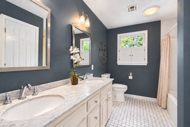 269 W Main St, Westborough, MA 01581