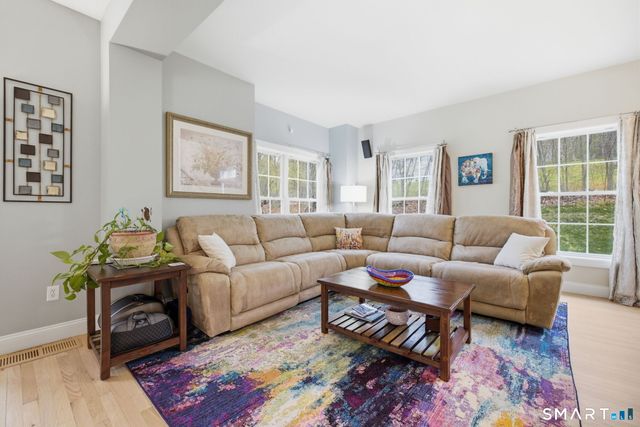 9 Coventry Lane, Oxford, CT 06478