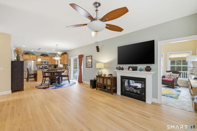 9 Coventry Lane, Oxford, CT 06478