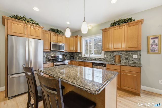 9 Coventry Lane, Oxford, CT 06478