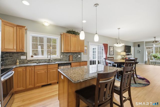 9 Coventry Lane, Oxford, CT 06478