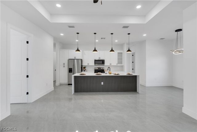 1935 Holyoke AVE, Lehigh Acres, FL 33972