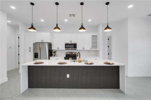 1935 Holyoke AVE, Lehigh Acres, FL 33972