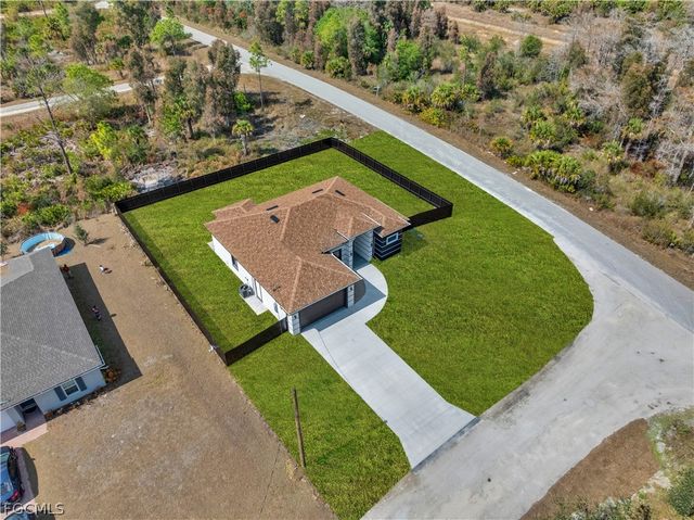 1935 Holyoke AVE, Lehigh Acres, FL 33972