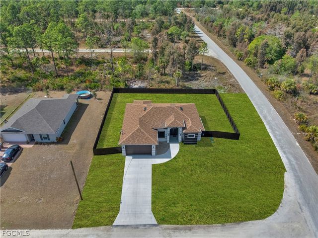 1935 Holyoke AVE, Lehigh Acres, FL 33972
