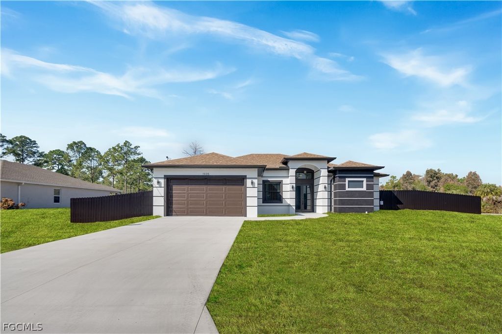 1935 Holyoke AVE, Lehigh Acres, FL 33972