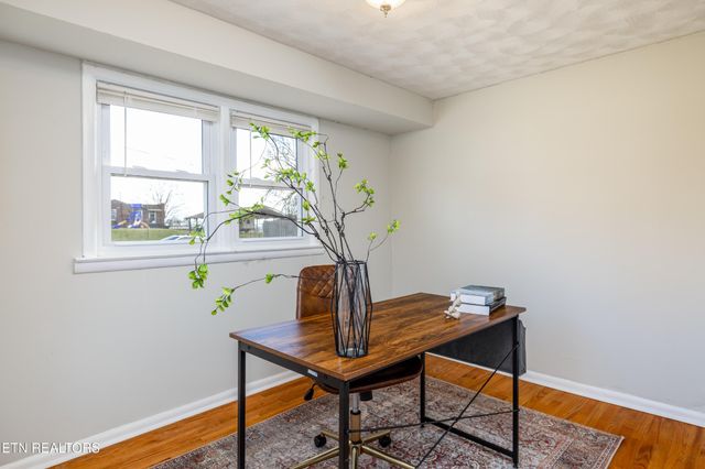 2217 McCroskey Ave, Knoxville, TN 37917