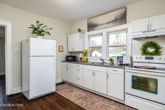 2217 McCroskey Ave, Knoxville, TN 37917