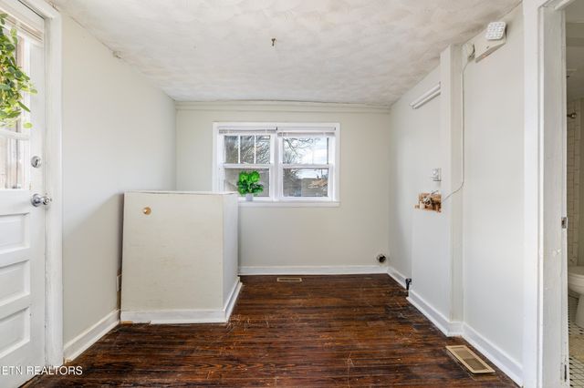 2217 McCroskey Ave, Knoxville, TN 37917