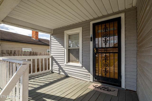 2217 McCroskey Ave, Knoxville, TN 37917