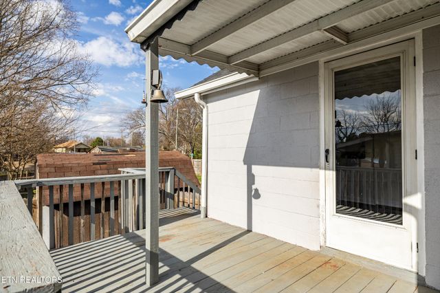 2217 McCroskey Ave, Knoxville, TN 37917