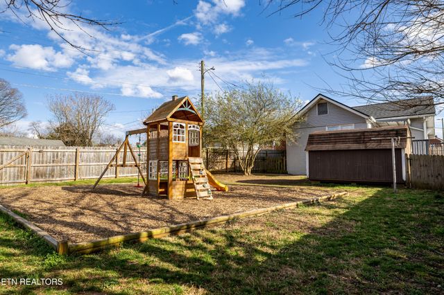 2217 McCroskey Ave, Knoxville, TN 37917