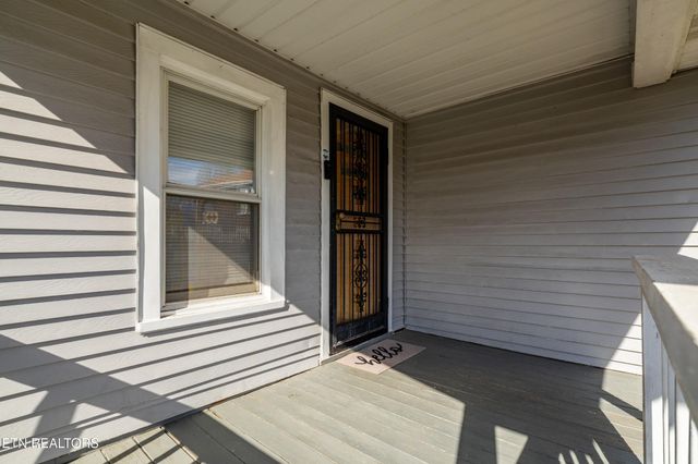 2217 McCroskey Ave, Knoxville, TN 37917