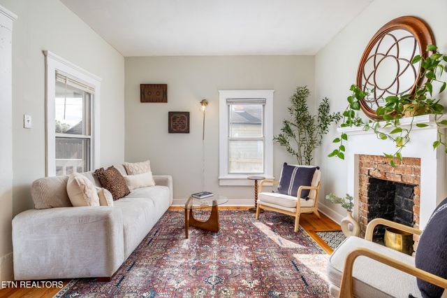 2217 McCroskey Ave, Knoxville, TN 37917