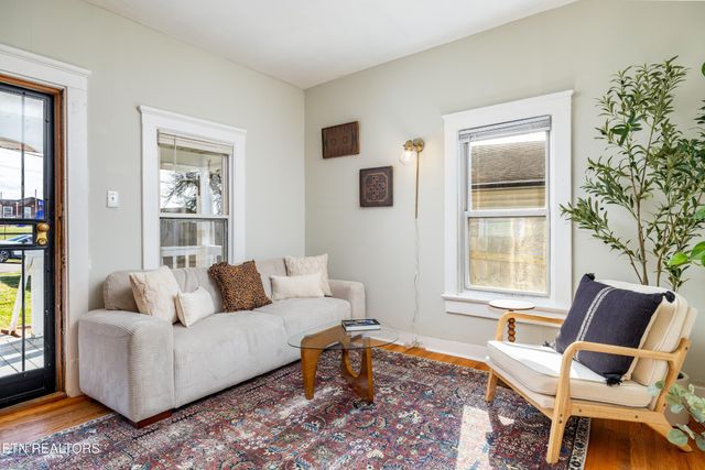 2217 McCroskey Ave, Knoxville, TN 37917