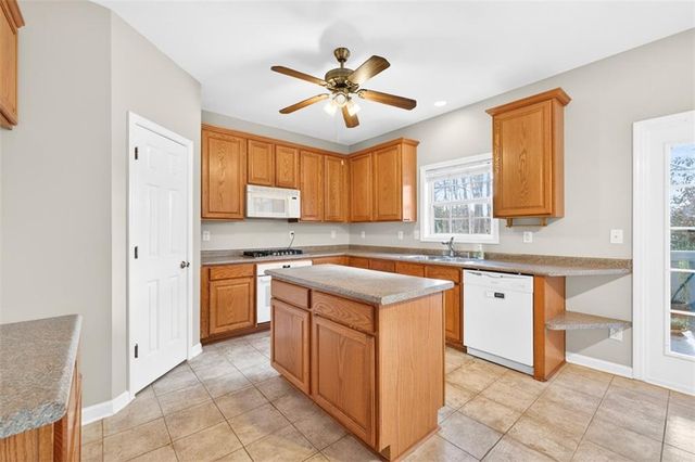 1003 Andover Drive, Hoschton, GA 30548