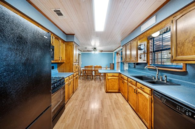 1151 US Highway 67 E, Mount Vernon, TX 75457