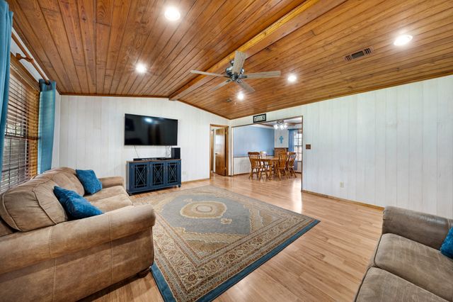 1151 US Highway 67 E, Mount Vernon, TX 75457