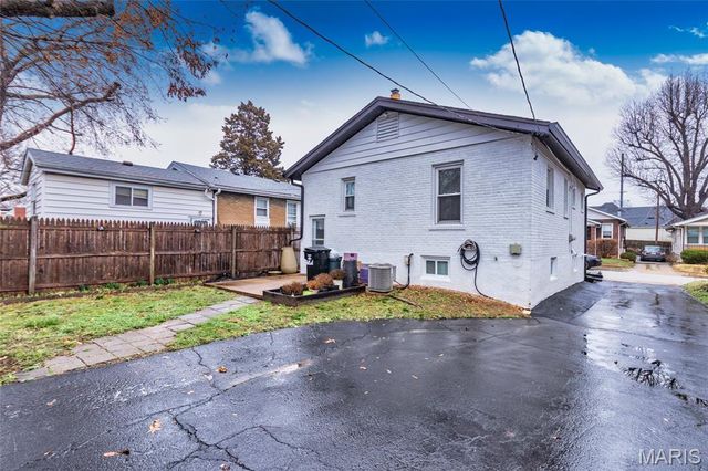 2325 Patton Avenue, St Louis, MO 63144