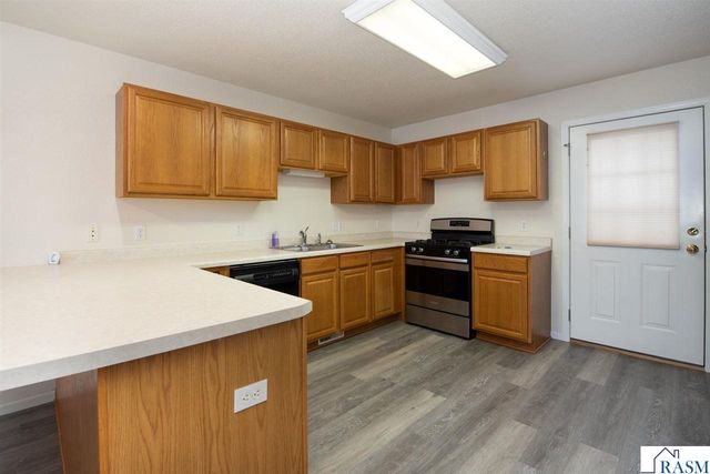 2057 Black Squirrel Trail, North Mankato, MN 56003