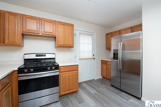 2057 Black Squirrel Trail, North Mankato, MN 56003