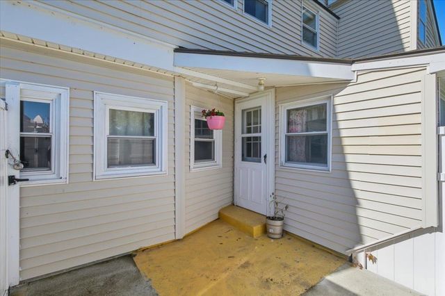 84 Chaloux Lane, Williston, VT 05495
