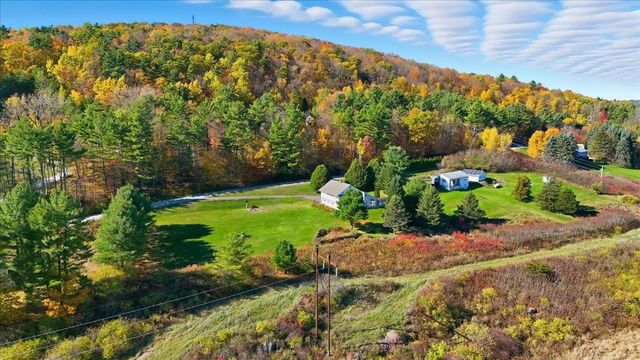84 Chaloux Lane, Williston, VT 05495