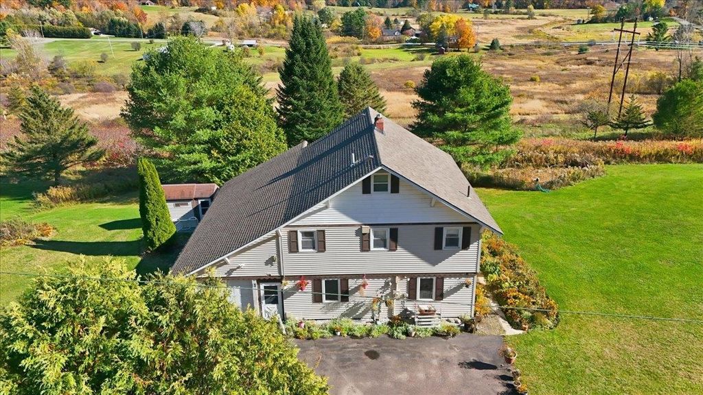 84 Chaloux Lane, Williston, VT 05495