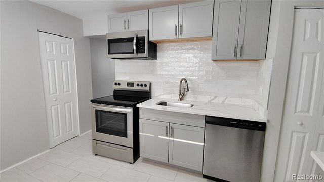 1770 E Woodward Heights Boulevard B1, Hazel Park, MI 48030