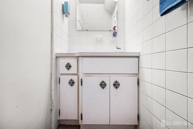 47 Stony Road, Edison, NJ 08817