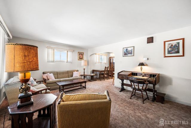 47 Stony Road, Edison, NJ 08817