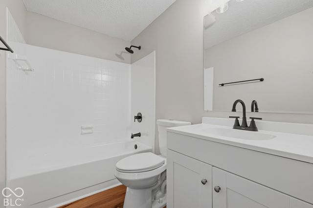 8450 Beckinhill Court, Indianapolis, IN 46256