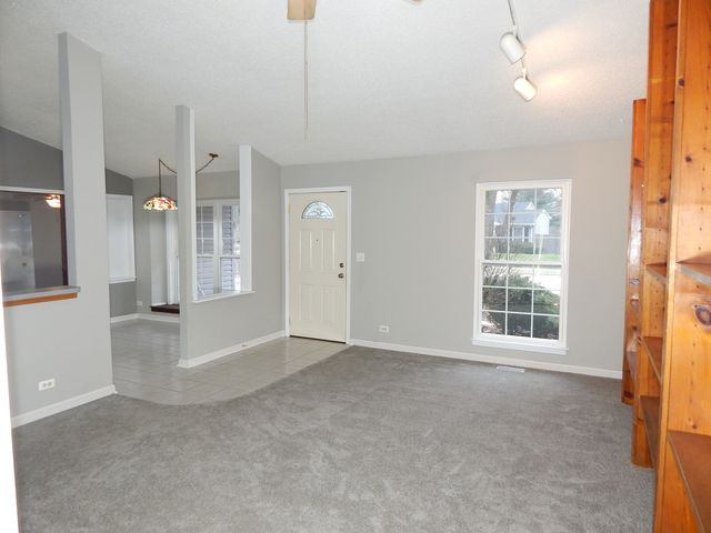 1985 Navarone Drive, Naperville, IL 60565