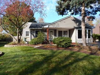 1985 Navarone Drive, Naperville, IL 60565