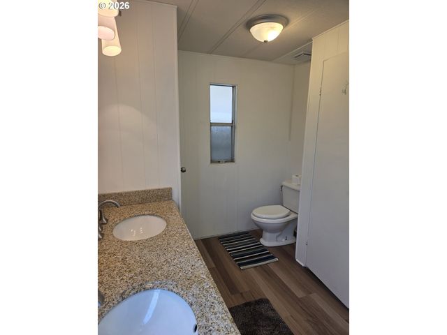 13640 Se HIGHWAY 212 123, Clackamas, OR 97015