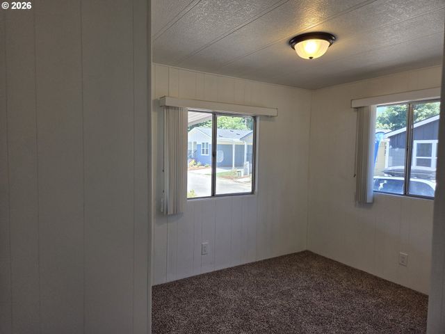 13640 Se HIGHWAY 212 123, Clackamas, OR 97015