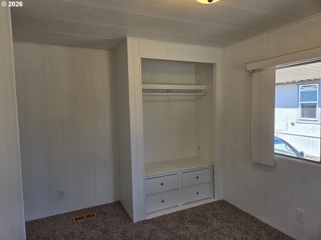 13640 Se HIGHWAY 212 123, Clackamas, OR 97015