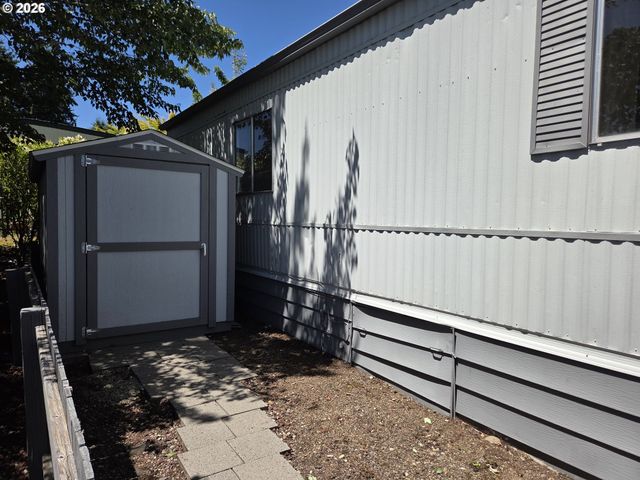 13640 Se HIGHWAY 212 123, Clackamas, OR 97015